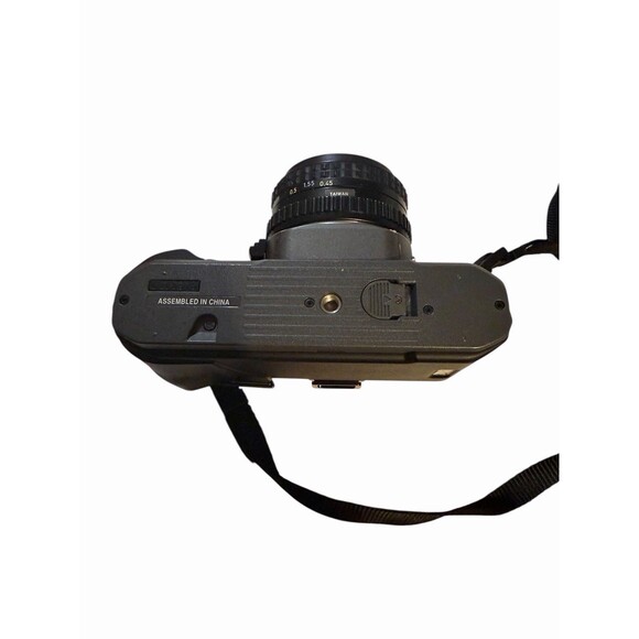 Pentax P30t 35mm Camera With a 1.2 50mm Lens - Picture 9 of 15